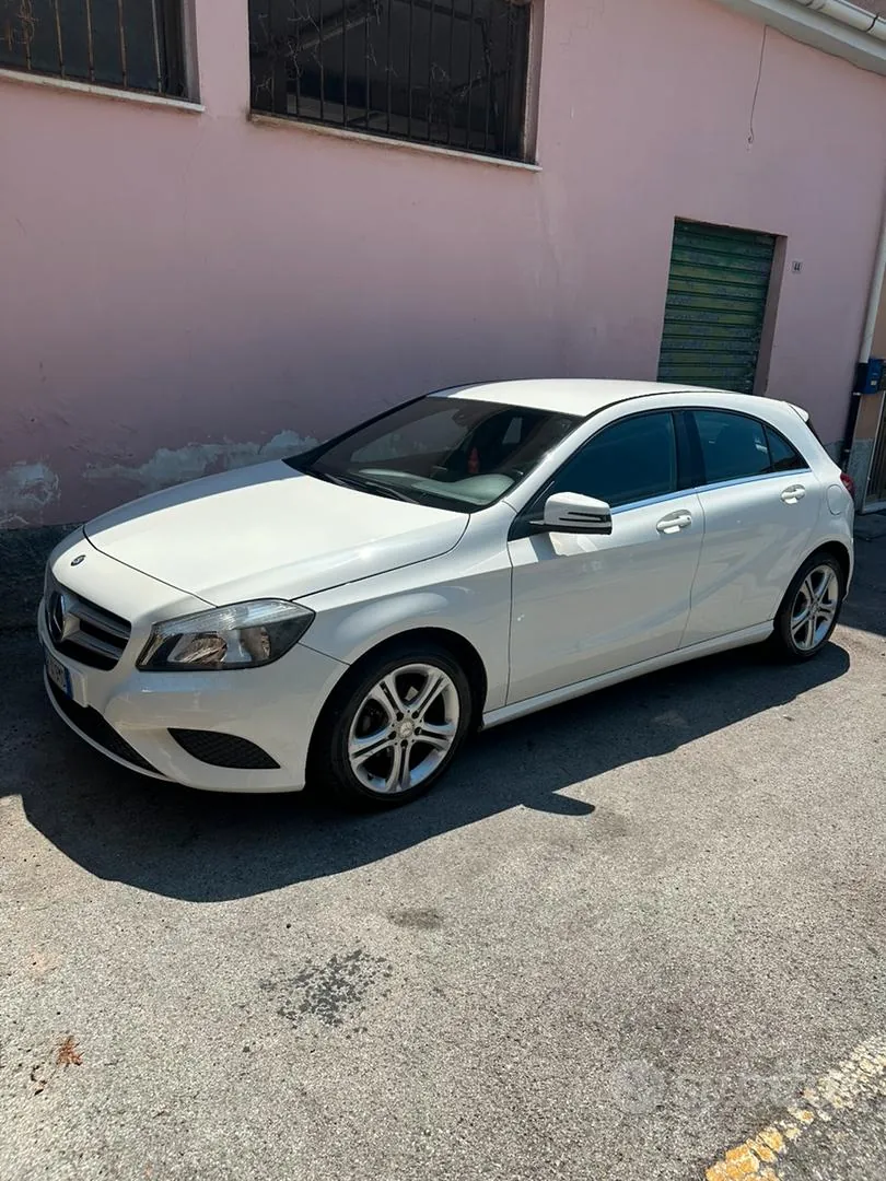 Mercedes-Benz A180 2013 photo 2