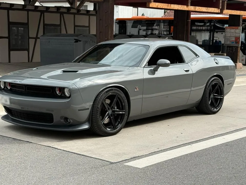 Dodge Challenger