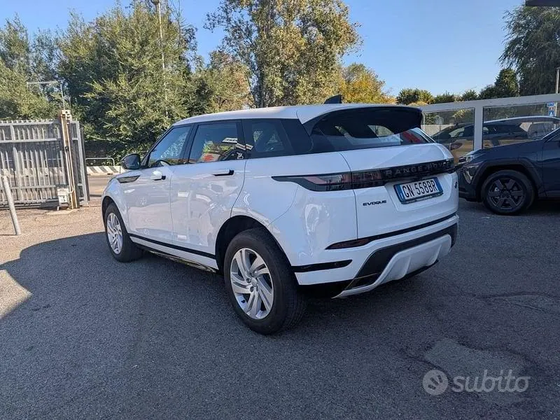 Land Rover Range Rover Evoque 2023 photo 3