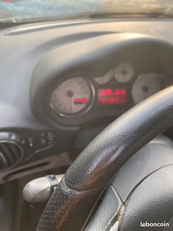Alfa Romeo 147 2007 photo 2