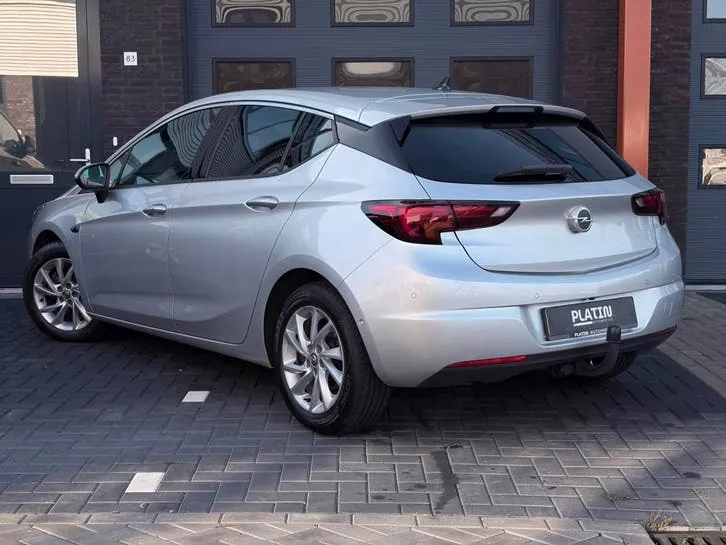 Opel Astra 2020 photo 2