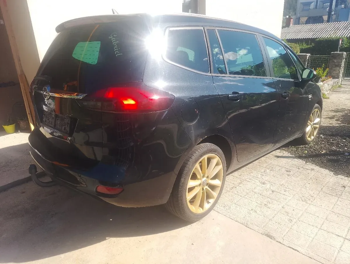 Opel Zafira Tourer 2014 photo 2