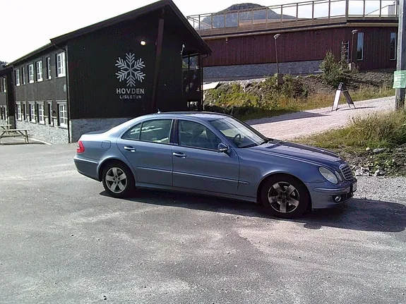 Mercedes-Benz E200 D