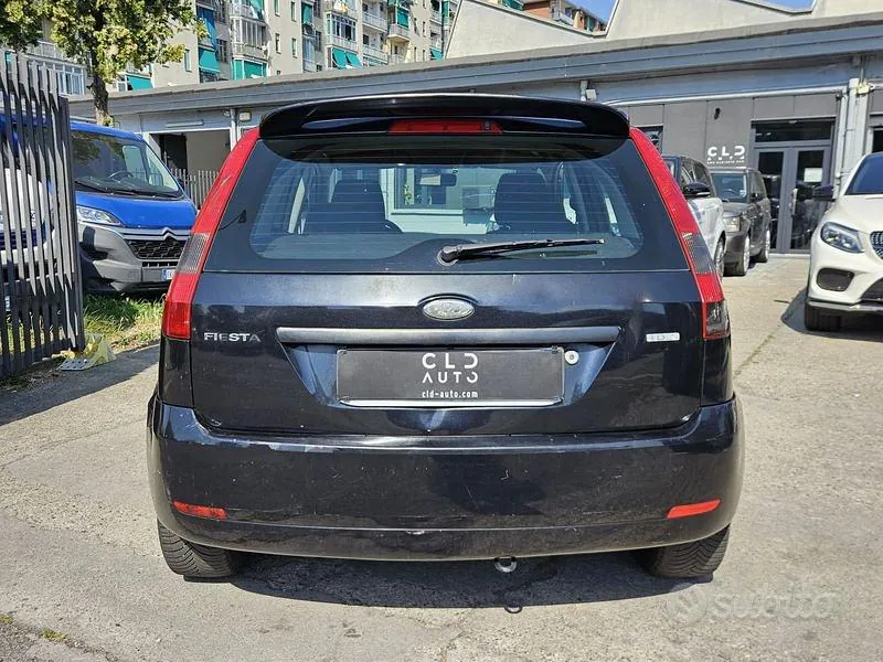 Ford Fiesta 2005 photo 3