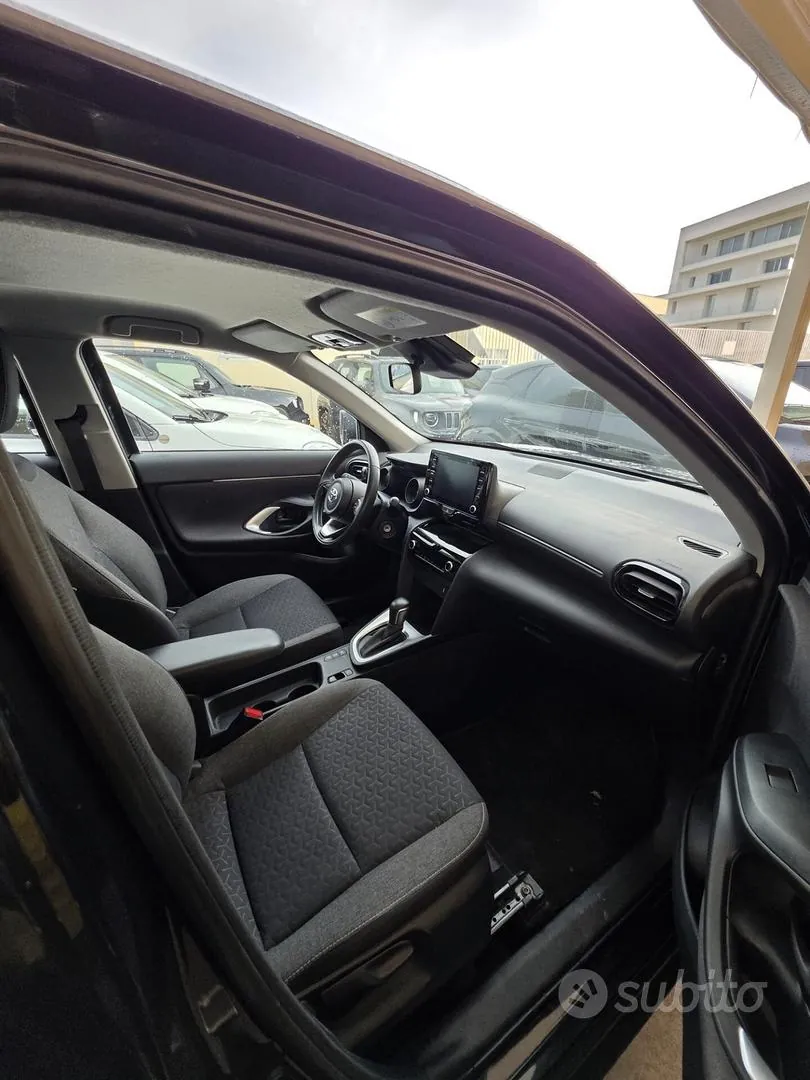 Toyota Yaris Cross 2023 photo 2