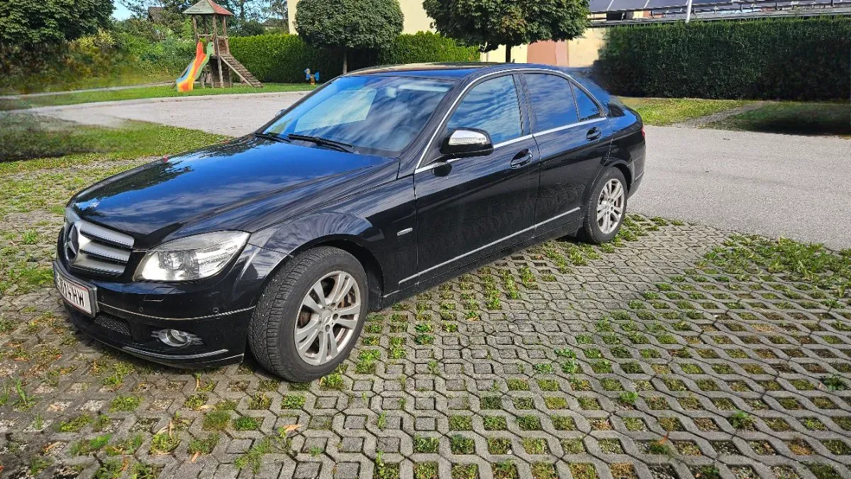 Mercedes-Benz C-Class 2007 photo 2