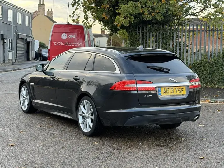 Jaguar Xf 2013 photo 3