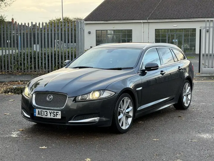 Jaguar Xf 2013 photo 2