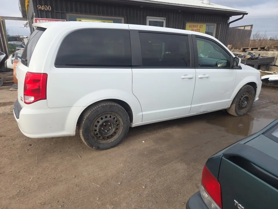 Dodge Grand Caravan 2019 photo 3