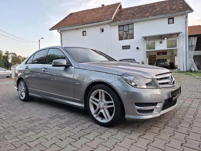 Mercedes-Benz C 200 2012 photo 3