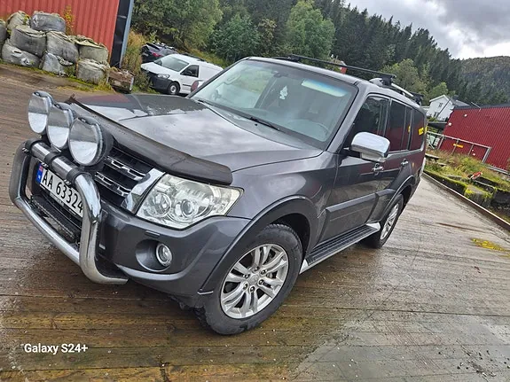 Mitsubishi Pajero 2013 photo 3