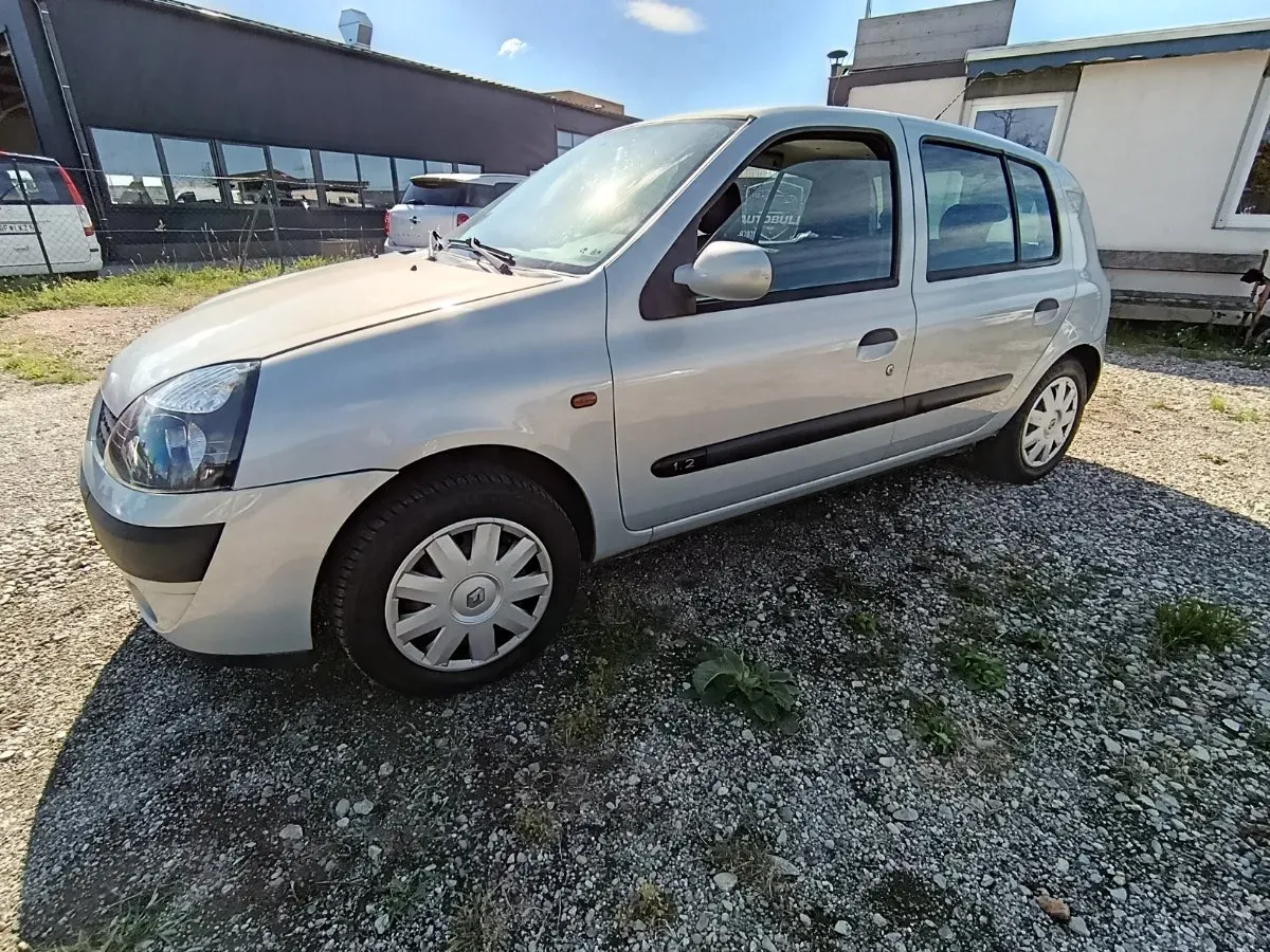 Renault Clio 2001 photo 2