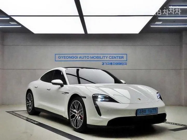 Porsche Taycan 4S