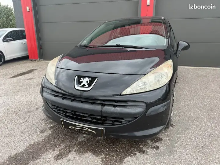Peugeot 207 2008 photo 3