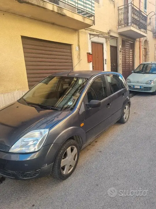 Ford Fiesta 2004 photo 5