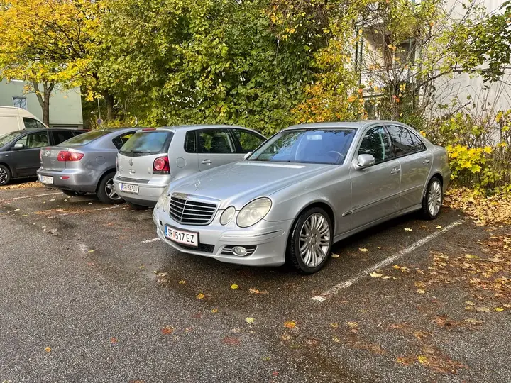 Mercedes-Benz E-Class 2006 photo 2