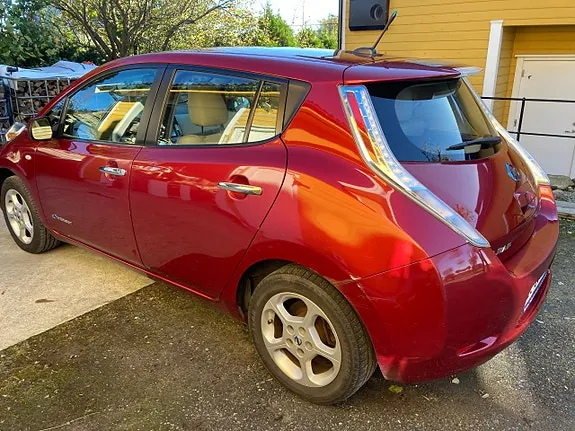 Nissan Leaf 2012 photo 2