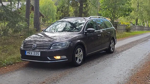 Volkswagen Passat 2012 photo 2