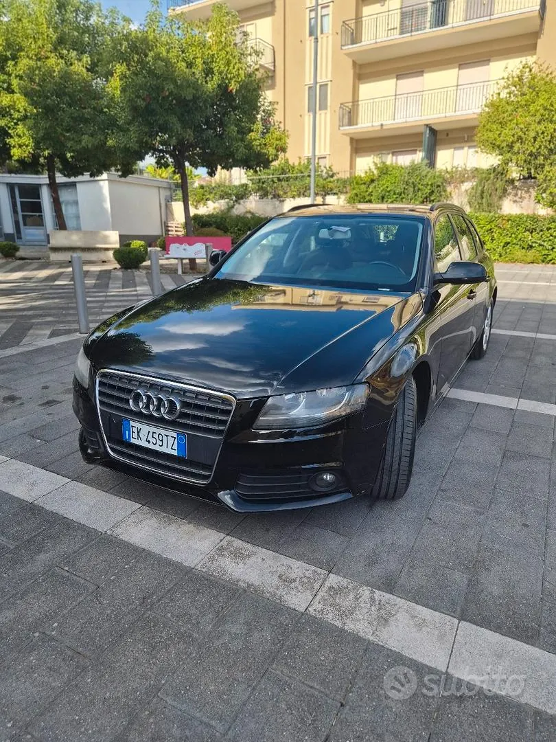 Audi A4 2011 photo 2