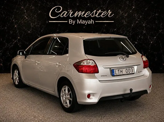 Toyota Auris 2012 photo 3