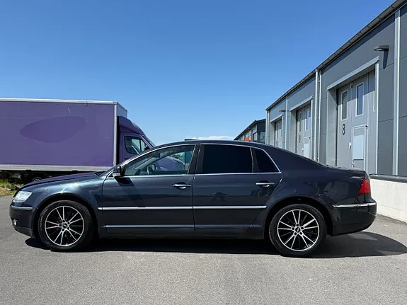Volkswagen Phaeton 2003 photo 2
