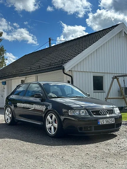 Audi S3 1999 photo 2