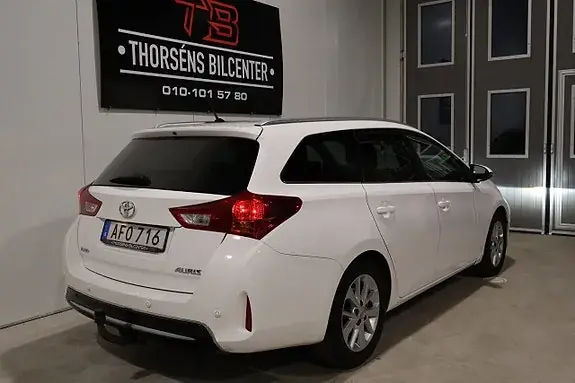 Toyota Auris 2014 photo 2