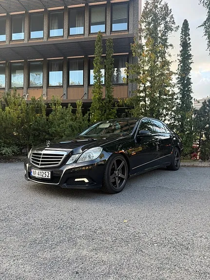 Mercedes-Benz E220 D