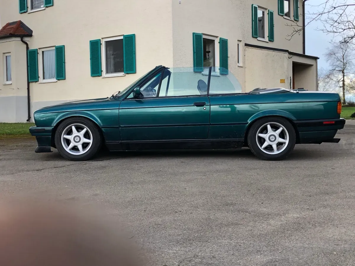 BMW 3 Series 1991 photo 2