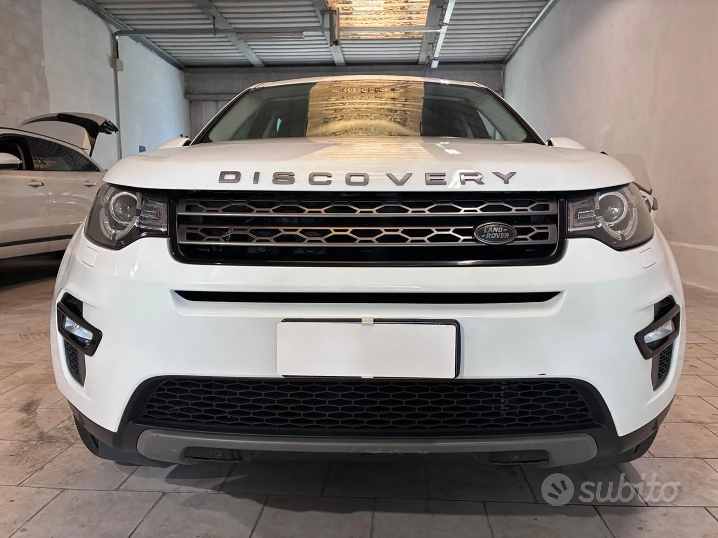 Land Rover Discovery Sport 2017 photo 5
