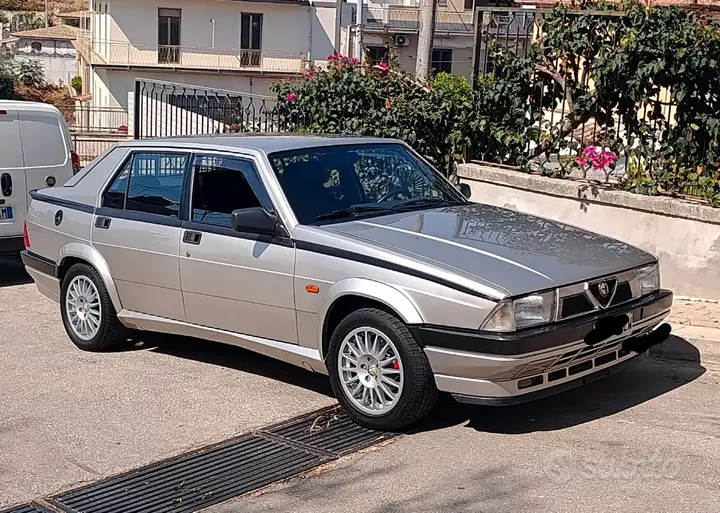 Alfa Romeo 75 1987 photo 2