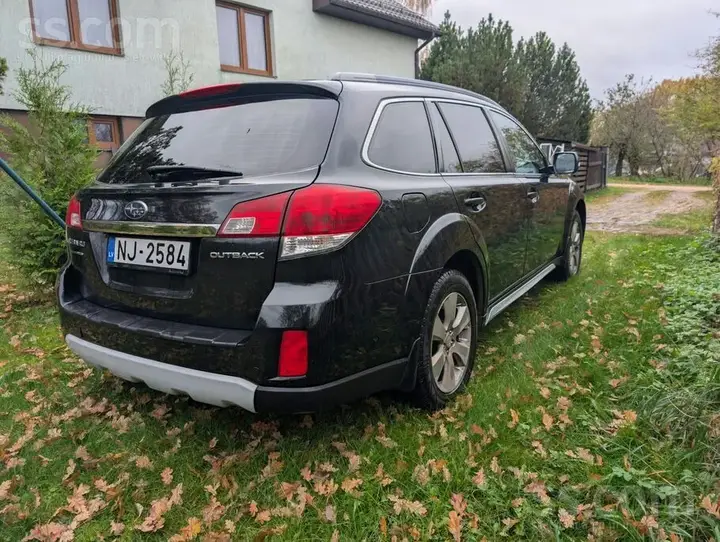 Subaru Outback 2012 photo 4