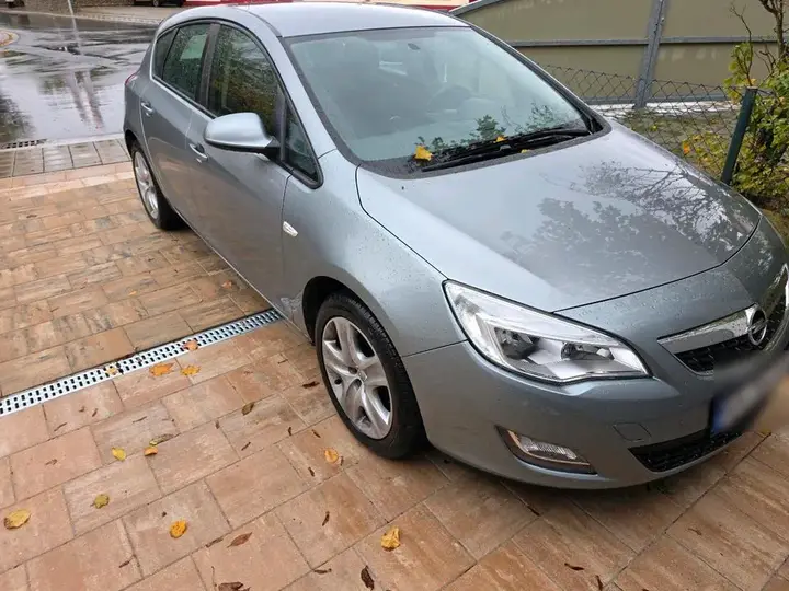 Opel Astra J