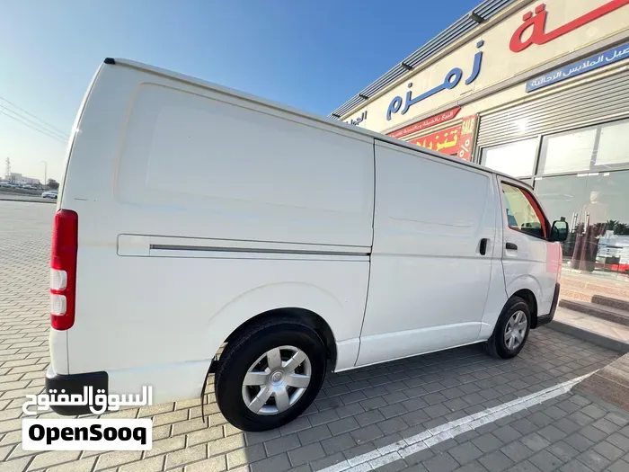 Toyota Hiace 2022 photo 4