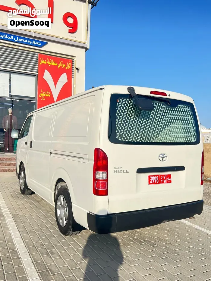 Toyota Hiace 2022 photo 3