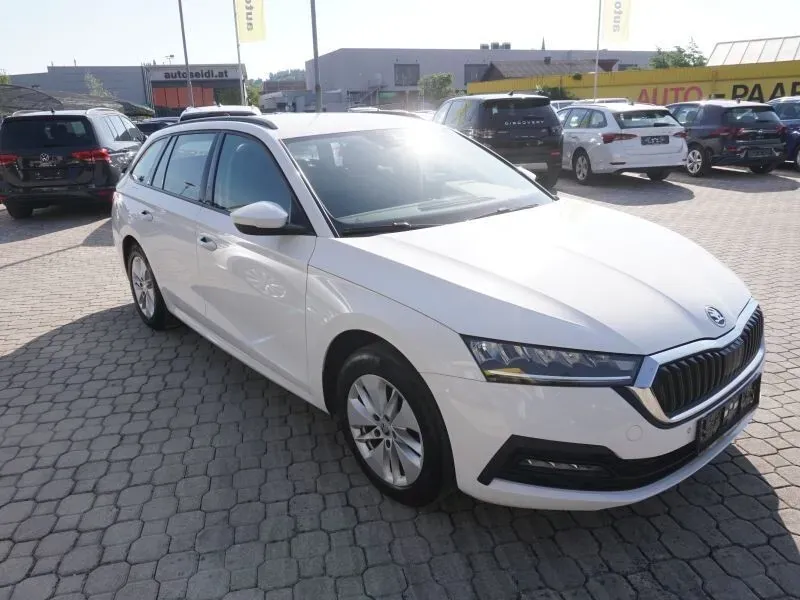Skoda Octavia 2023 photo 3