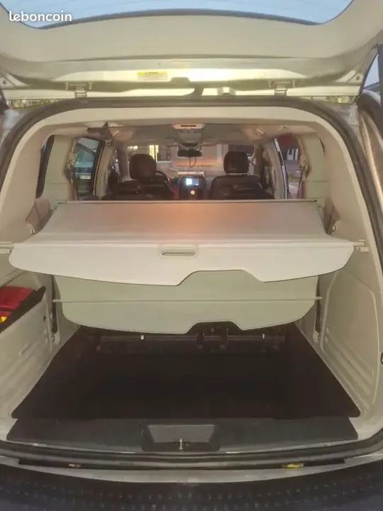 Chrysler Grand Voyager 2009 photo 2