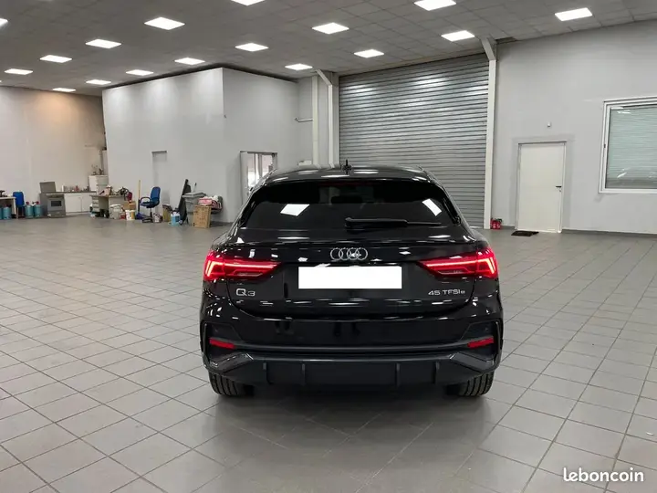 Audi Q3 2022 photo 5