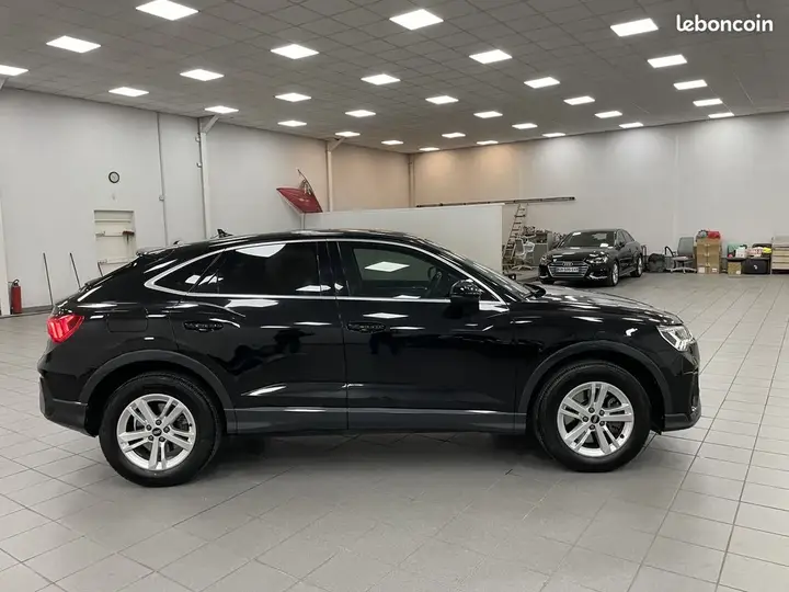 Audi Q3 2022 photo 4
