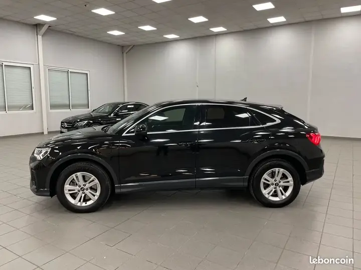 Audi Q3 2022 photo 3