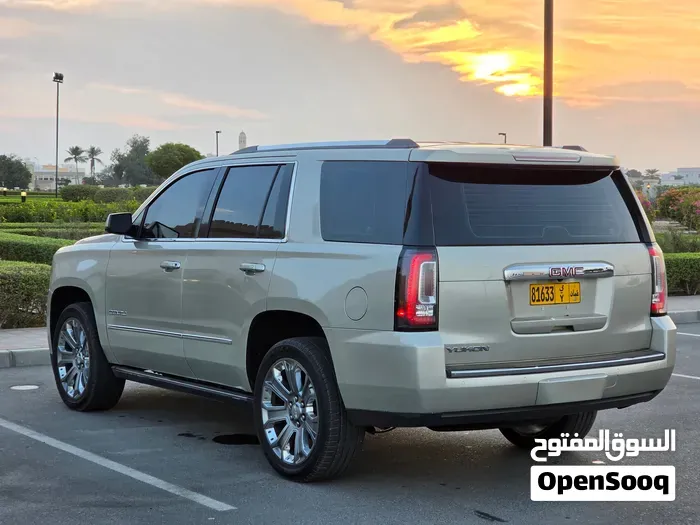 GMC Yukon 2016 photo 2