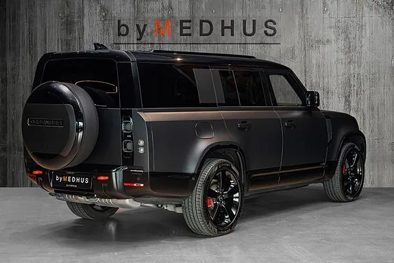 Land Rover Defender 130