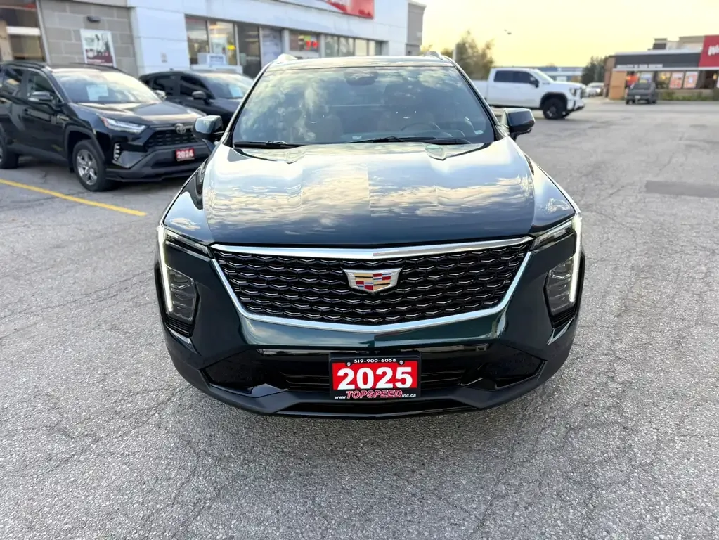 Cadillac Xt4 2025 photo 2