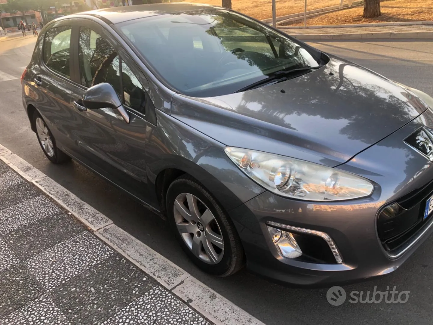 Peugeot 308 2011 photo 3