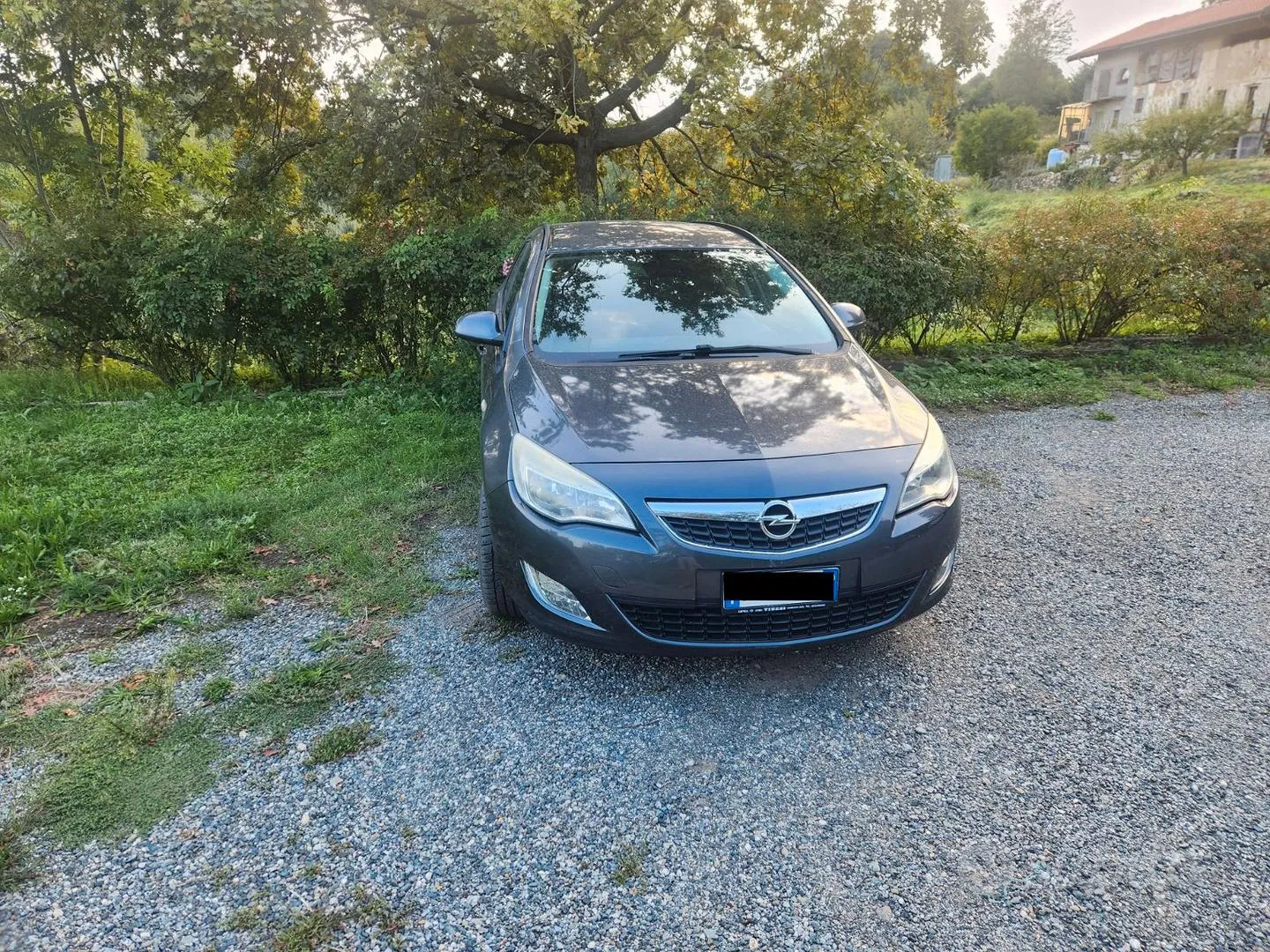 Opel Astra 2011 photo 3