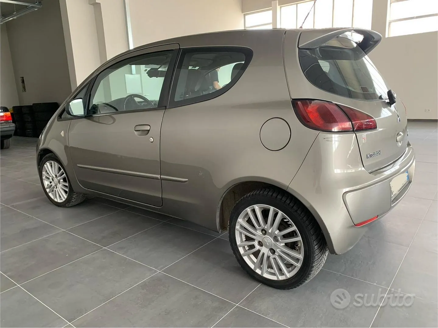 Mitsubishi Colt 2009 photo 4