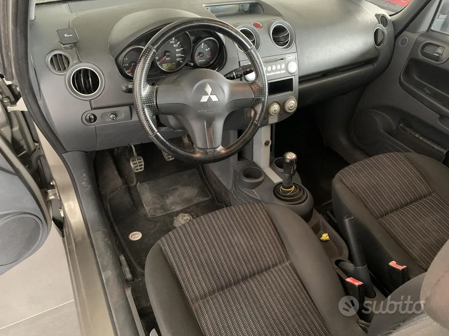 Mitsubishi Colt 2009 photo 5