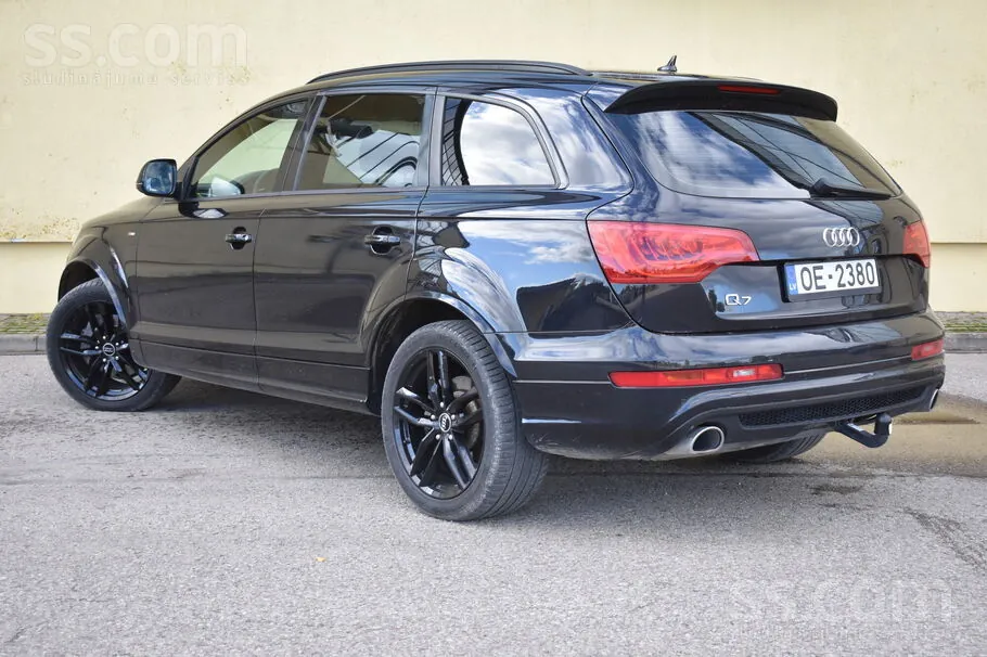 Audi Q7 2014 photo 2