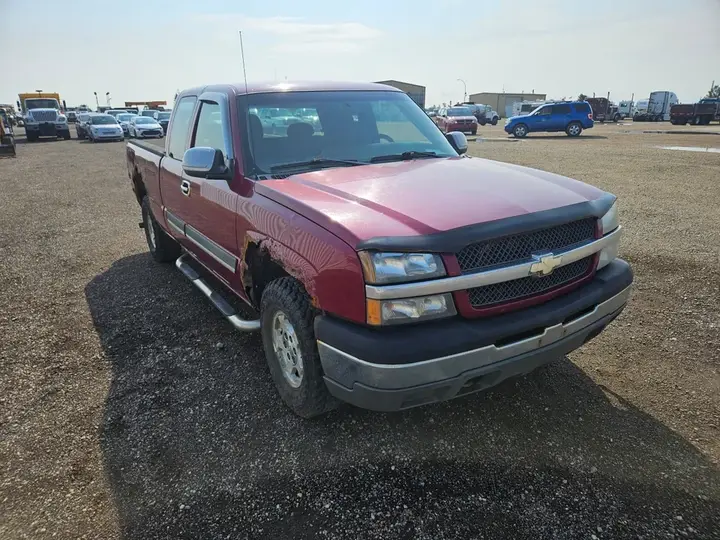 Chevrolet Silverado 1500 2004 photo 2