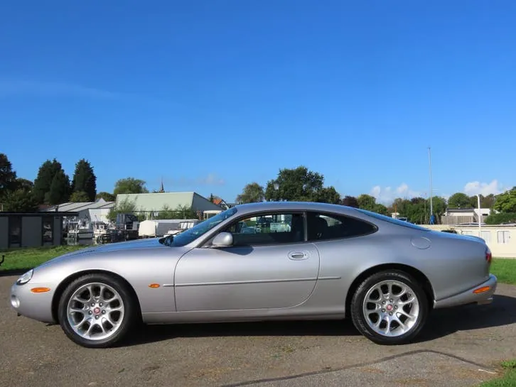 Jaguar Xkr 2001 photo 2